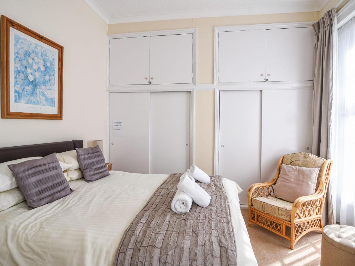 Okanagan Lyme Regis Exterior photo